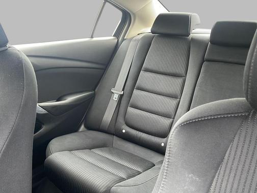 2016 Mazda Mazda6 i Sport