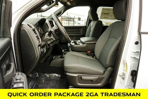 2024 RAM 2500 Tradesman Crew Cab 4x4 6'4' Box