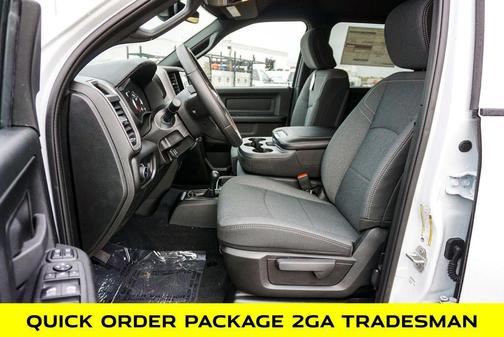 2024 RAM 2500 Tradesman Crew Cab 4x4 6'4' Box