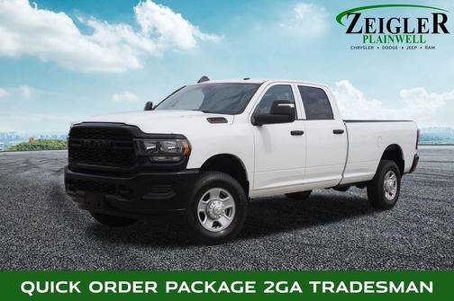 2023 RAM 3500 Tradesman Crew Cab 4x4 8' Box
