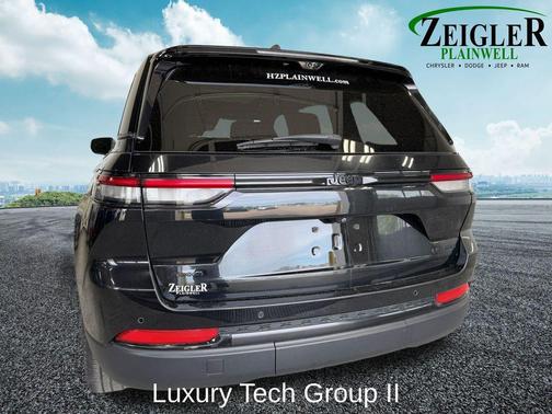 Diamond Black Crystal Pearlcoat 2024 Jeep Grand Cherokee Limited
