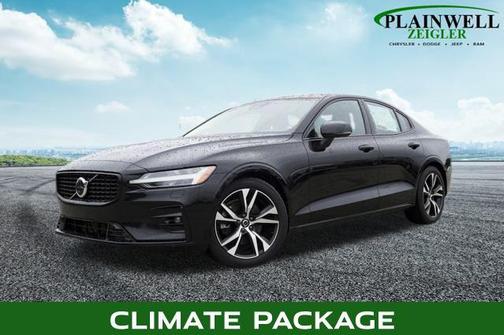 2023 Volvo S60 B5 Plus Dark Theme