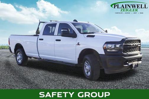 2024 RAM 3500 Tradesman Crew Cab 4x4 8' Box