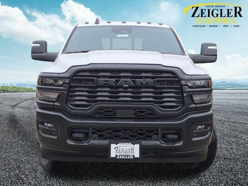 2025 RAM 2500 Tradesman Crew Cab 4x4 8' Box