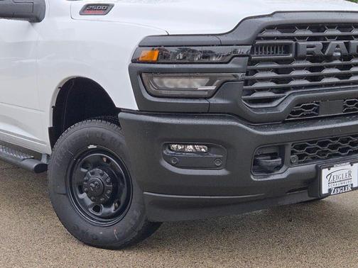 2025 RAM 2500 Tradesman Crew Cab 4x4 8' Box