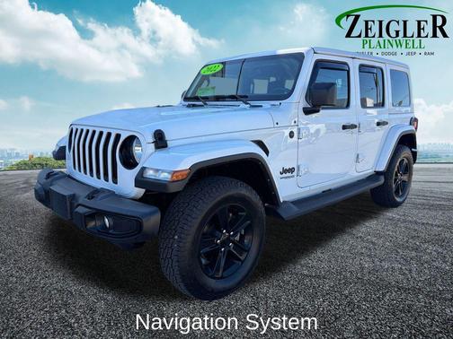 Bright White Clearcoat 2022 Jeep Wrangler Unlimited Sahara