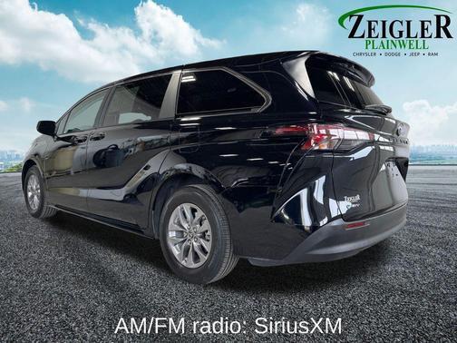 Midnight Black Metallic 2025 Toyota Sienna LE