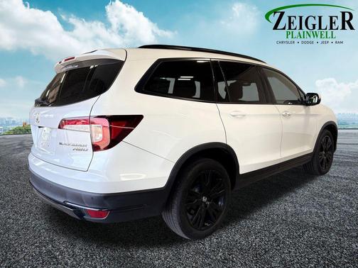 White 2021 Honda Pilot AWD Black Edition