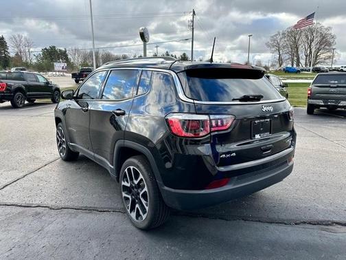 Photo 4 of 18 of 2019 Jeep Compass Limited