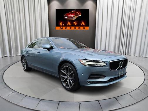 2018 Volvo S90 T5 Momentum