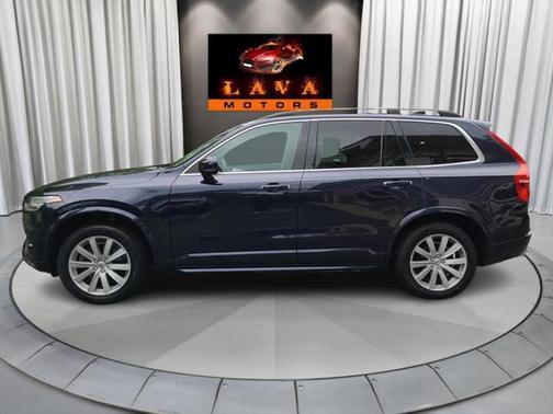 2016 Volvo XC90 T6 Momentum