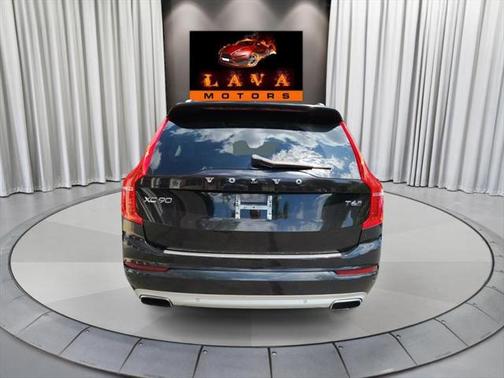 2016 Volvo XC90 T6 Momentum