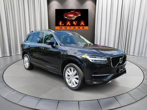 2016 Volvo XC90 T6 Momentum