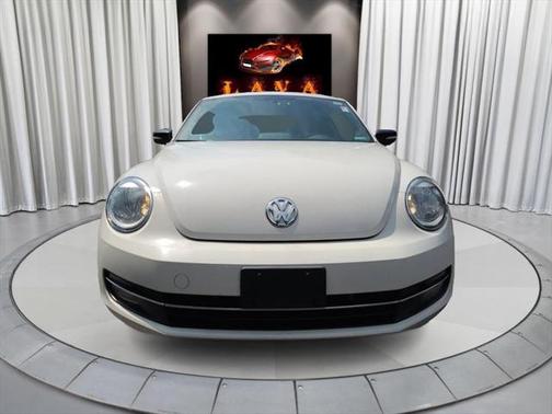 2012 Volkswagen Beetle Base