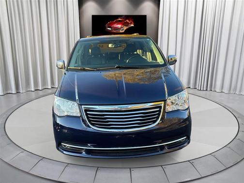 2016 Chrysler Town & Country Touring-L