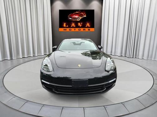 2018 Porsche Panamera 4