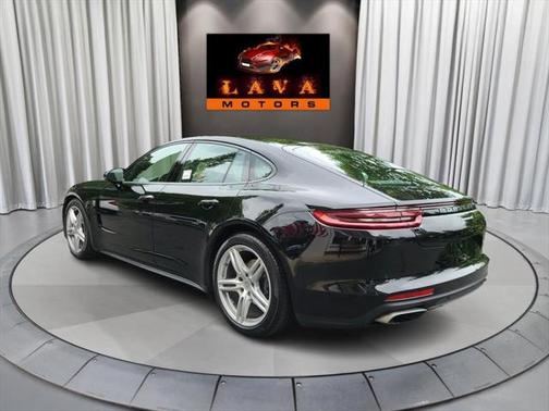 2018 Porsche Panamera 4