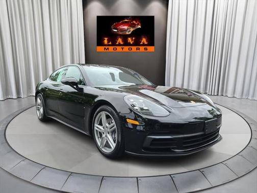 2018 Porsche Panamera 4