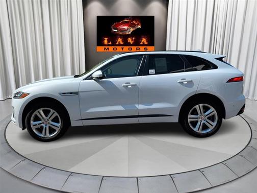 Glacier White Metallic 2017 Jaguar F-PACE 35t R-Sport