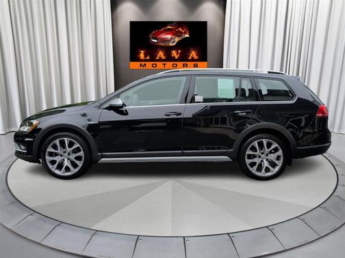 Deep Black Pearl 2017 Volkswagen Golf Alltrack TSI SEL