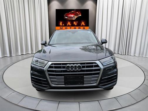 Manhattan Gray Metallic 2019 Audi Q5 45 Premium