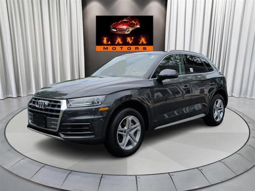 Manhattan Gray Metallic 2019 Audi Q5 45 Premium