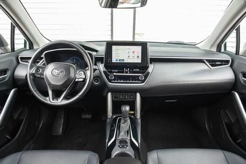 2023 Toyota Corolla Cross XLE