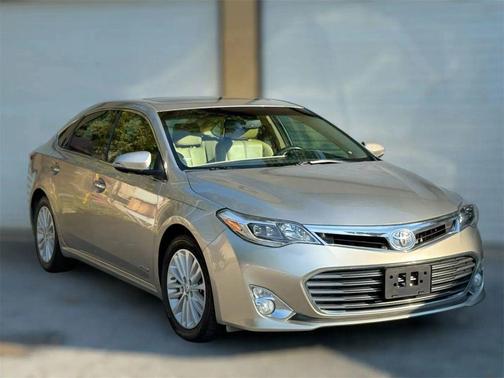 2013 Toyota Avalon Hybrid XLE Premium