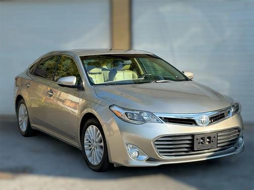 2013 Toyota Avalon Hybrid XLE Premium