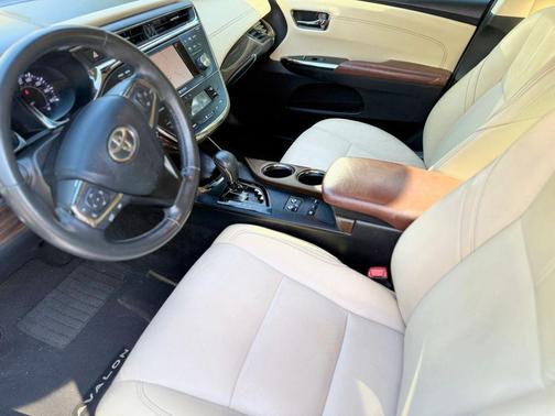 2013 Toyota Avalon Hybrid XLE Premium