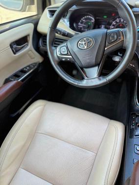 2013 Toyota Avalon Hybrid XLE Premium
