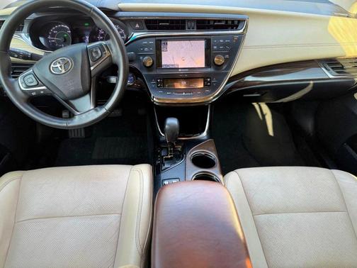 2013 Toyota Avalon Hybrid XLE Premium