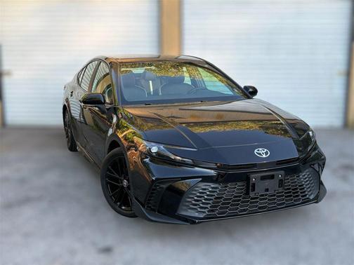 Black 2025 Toyota Camry SE