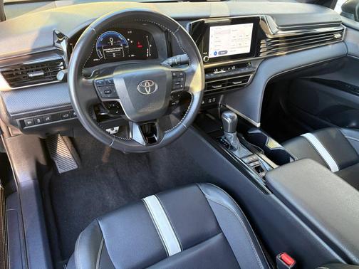 Black 2025 Toyota Camry SE