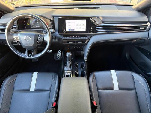 Black 2025 Toyota Camry SE