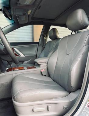 Classic Silver Metallic 2011 Toyota Camry XLE