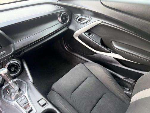 2019 Chevrolet Camaro 1LS