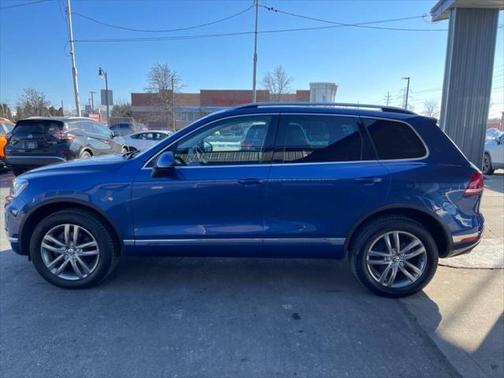 2016 Volkswagen Touareg VR6 Lux