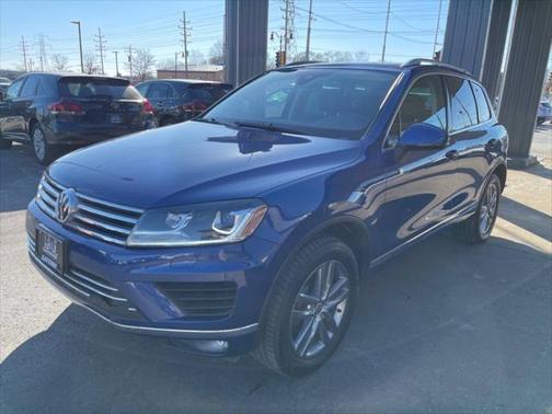 2016 Volkswagen Touareg VR6 Lux