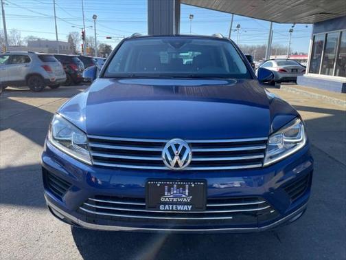 2016 Volkswagen Touareg VR6 Lux