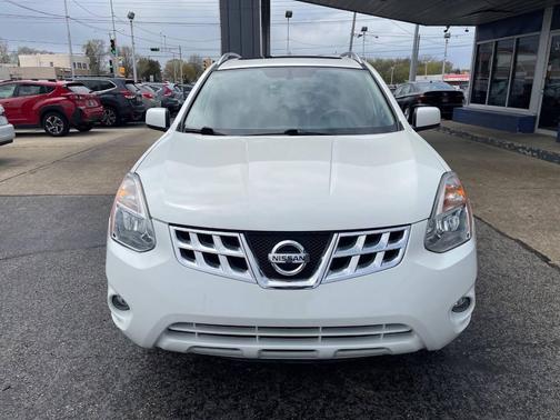 Pearl White 2013 Nissan Rogue SV