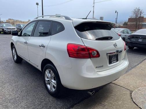 Pearl White 2013 Nissan Rogue SV
