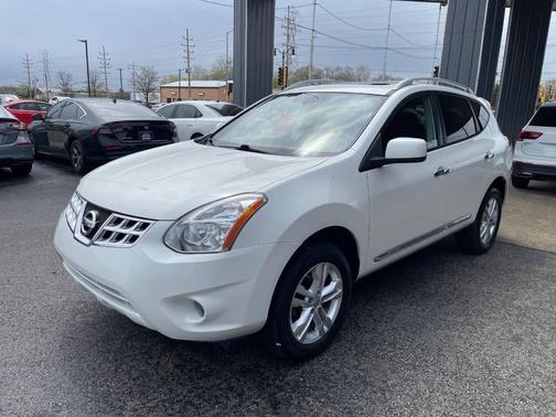 Pearl White 2013 Nissan Rogue SV