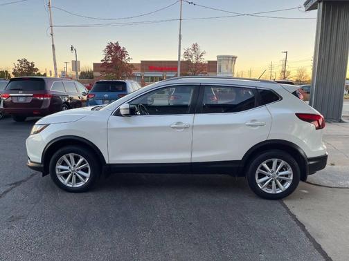 2017 Nissan Rogue Sport SV