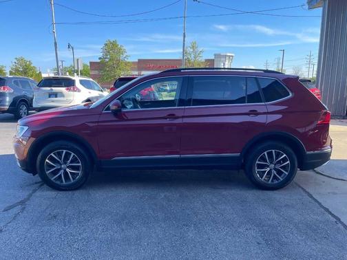 Cardinal Red Metallic 2020 Volkswagen Tiguan 2.0T SE 4MOTION
