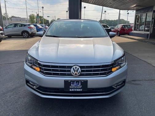 2016 Volkswagen Passat 1.8T SE w/Technology