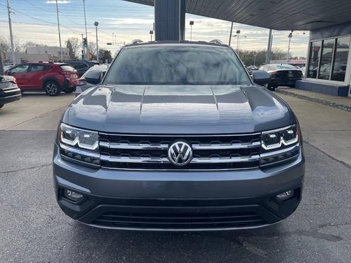 Platinum Gray Metallic 2019 Volkswagen Atlas 2.0T SE
