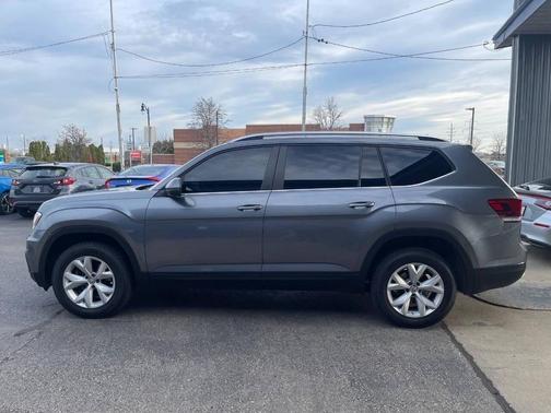 Platinum Gray Metallic 2019 Volkswagen Atlas 2.0T SE