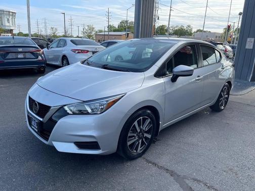 Brilliant Silver Metallic 2020 Nissan Versa 1.6 SV
