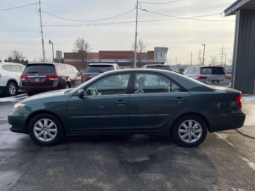 2004 Toyota Camry XLE